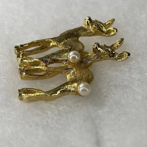 Vintage Avon twin fawns faux fur tails pin brooch - Picture 3 of 6